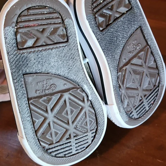 Converse Gold Shimmering Toddler High-Tops Size 3 - Picture 3 of 16